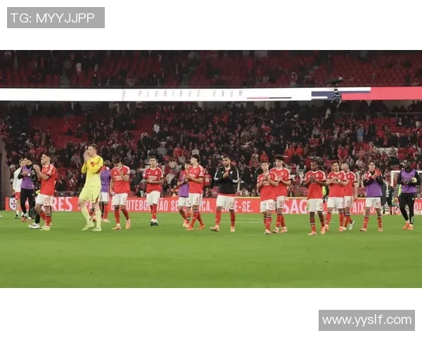 欧冠激战本菲卡与切尔西战成平局红牌事件引发全场热议与转会传闻