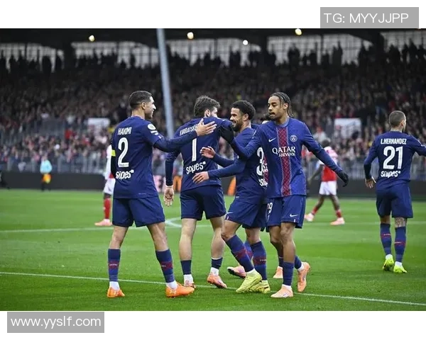 友谊赛精彩回顾巴黎圣日耳曼轻取里昂全场逆转瞬间引发热烈反响