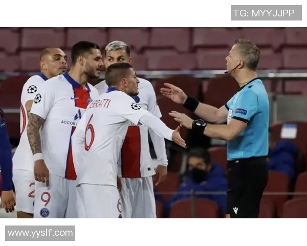 意甲激战莱比锡与巴黎圣日耳曼战成平局帽子戏法引发争议判罚热议