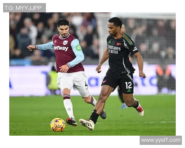 英超激战：多特蒙德大胜那不勒斯红牌事件引发全场热议