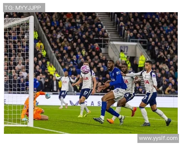 英超激战回顾马竞6-2大胜阿森纳点球大战引发全场狂欢与战术解析 英超激战回顾马竞6-2大胜阿森纳点球大战引发全场狂欢与战术解析