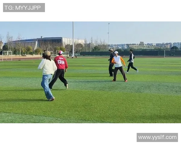 飞盘战术揭秘:上海飞盘队如何运用包夹策略提升比赛胜率 飞盘战术揭秘:上海飞盘队如何运用包夹策略提升比赛胜率