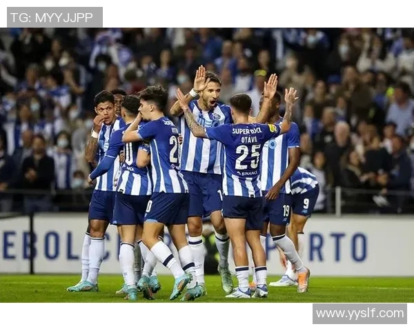 足总杯激战巴萨凭红牌风波以一球小胜波尔图战术解析引发热议