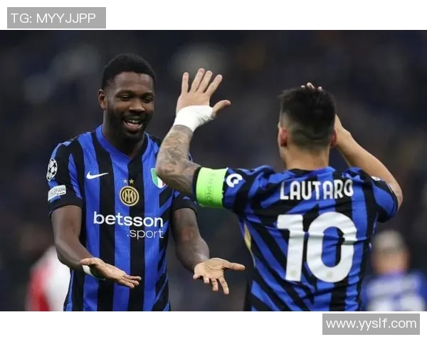 德甲惊现冷门拜仁与AC米兰战成平局乌龙球引发全场轰动