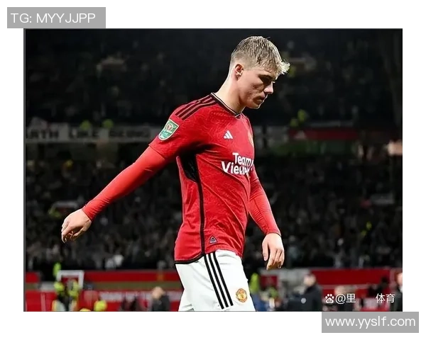 意甲激战：那不勒斯与曼联战成平局绝杀瞬间引发全场狂欢分析